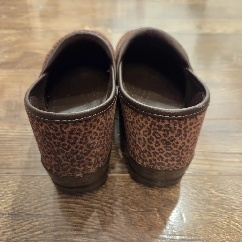 Dansko Animal Print Clogs - Size 40 - Picture 5 of 7